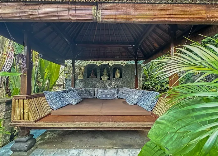 ホリデーパーク Tirtagangga Water Palace 3*