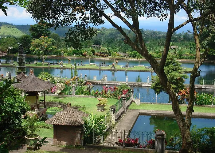 ホリデーパーク Tirtagangga Water Palace 3*