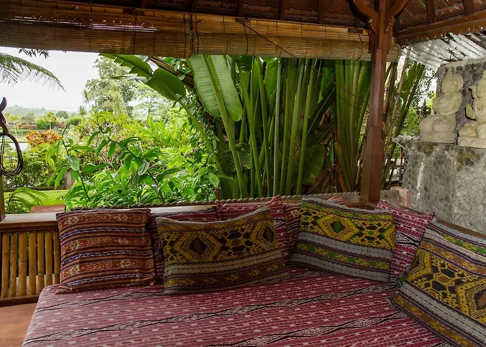 Tirtagangga Water Palace ホリデーパーク 3*
