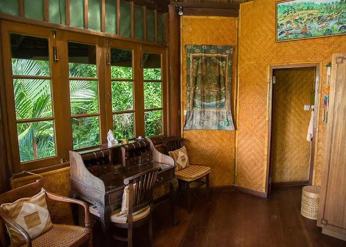 ホリデーパーク Tirtagangga Water Palace Karangasem